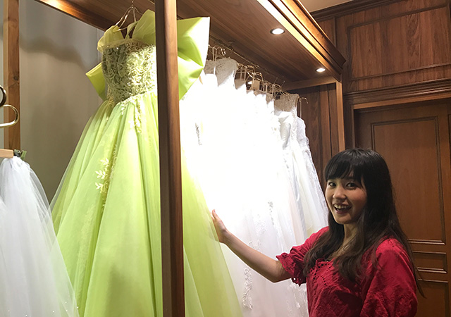 小さな結婚式ドレス